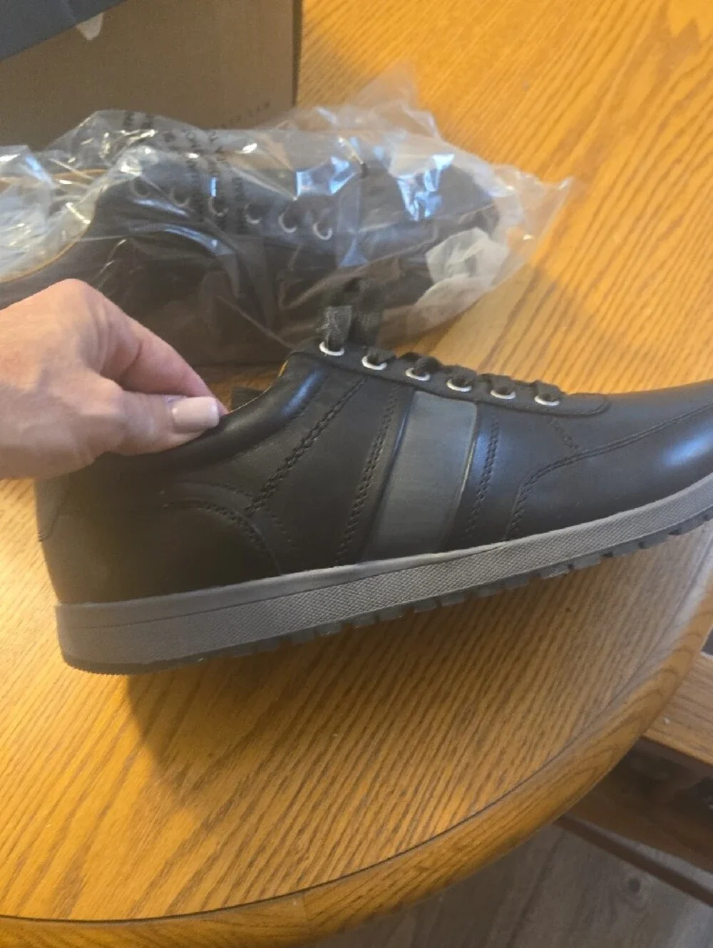 Bass Men's Black Leather Lace-Up Sneaker